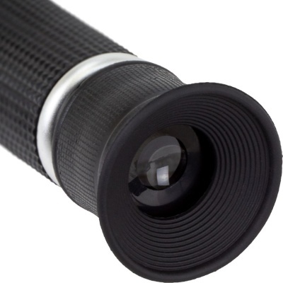 Monocular preto com textura antiderrapante e ocular de borracha