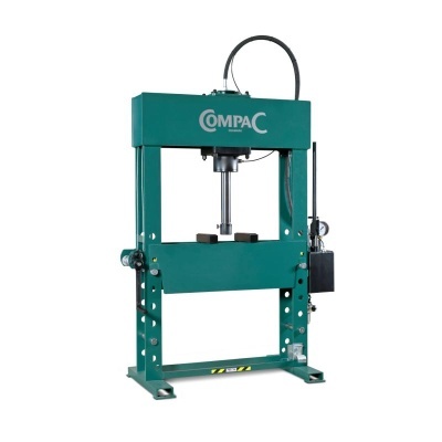 Prensa hidráulica verde metálica da marca COMPAÇ