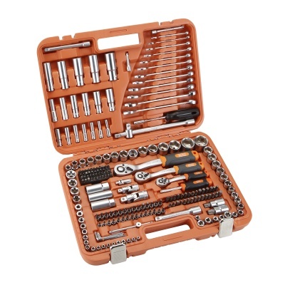 Conjunto de ferramentas em estojo laranja aberto com diversas ferramentas metálicas e punhos preto e laranja