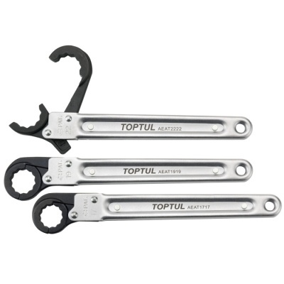 Três chaves de aperto de metal prateado com detalhes pretos e inscrições TOPTUL.