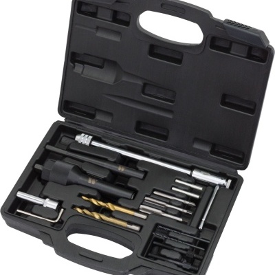 Conjunto de ferramentas com brocas e adaptadores num estojo preto