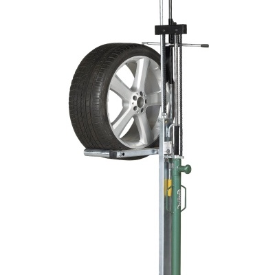 Suporte metálico para pneus com rodas giratórias e elevador manual