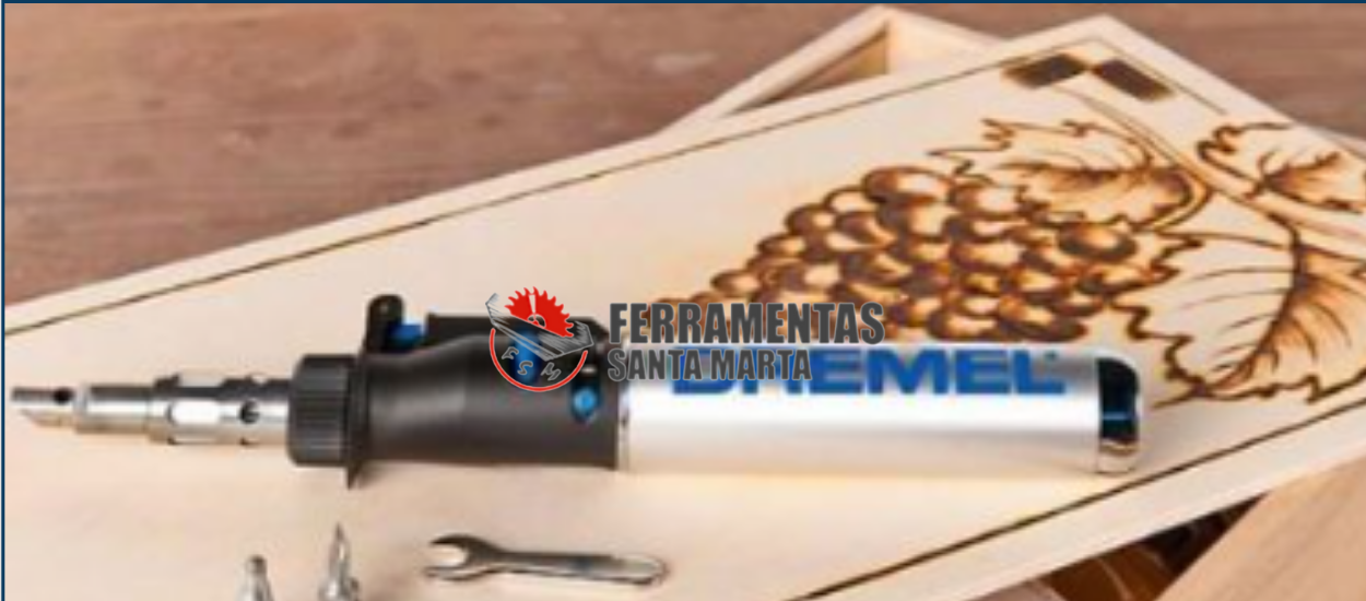 Maçarico de solda a gás TEMEL sobre madeira com desenho de abacaxi