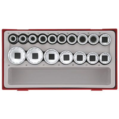 Conjunto organizado de chaves soquete metálicas com tamanhos visíveis numa caixa
