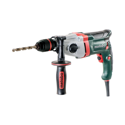 Máquina perfuradora elétrica Metabo verde e vermelho com broca e punho lateral