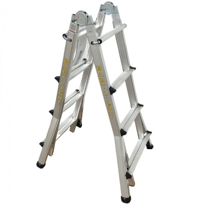 Escada articulada de alumínio com 4 degraus visíveis em cada lado e texto BABYLIGHT nas laterais.