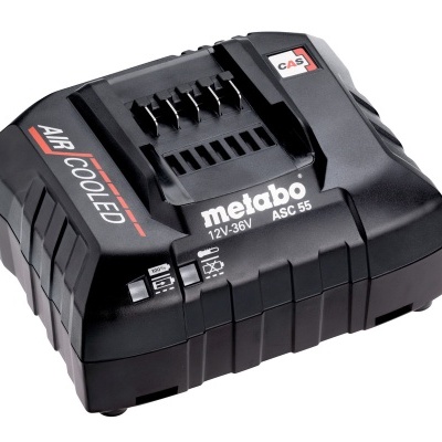 Carregador Metabo ASC 55 preto para baterias de 12V-36V com detalhes vermelhos e brancos