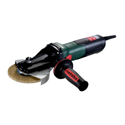 Esmerilhadora elétrica Metabo com punho auxiliar e disco abrasivo