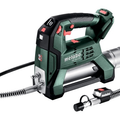 Ferramenta elétrica Metabo com mangueira flexível preta e estrutura verde e preta