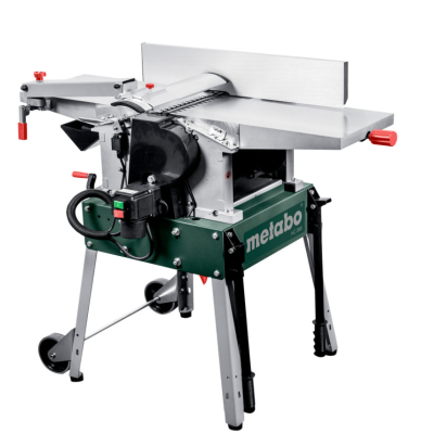 Máquina multifunções Metabo de carpintaria em metal verde escuro com motor e detalhes vermelhos