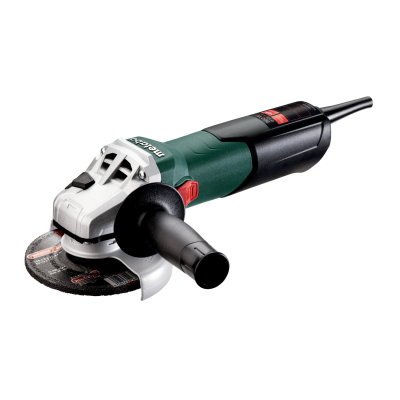 Esmerilhadora elétrica Makita verde e preto com disco de corte