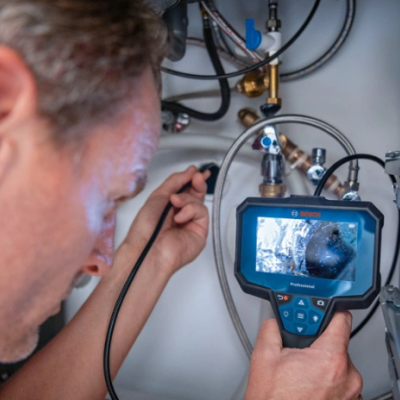 Monitor de inspeção Bosch a ser usado para inspeção de tubagens