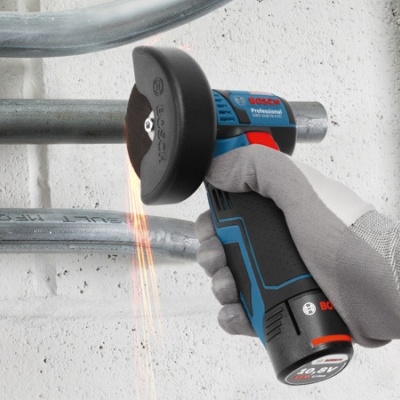 Aparelho de corte Bosch a cortar tubo metálico