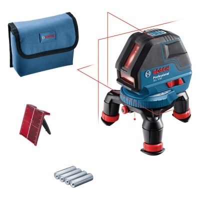 Conjunto Bosch com dispositivo laser profissional azul e preto, bolsa azul, régua vermelha e pilhas AA