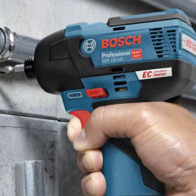 Chave de impacto Bosch Professional a apertar tubo metálico