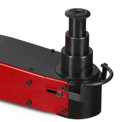 Macaco hidráulico vermelho e preto com pistão telescópico.