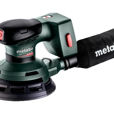 Lixadora elétrica Metabo verde escuro e preta com saco coletor