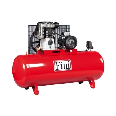 Compressor de ar vermelho Fini com motor preto e componentes metálicos