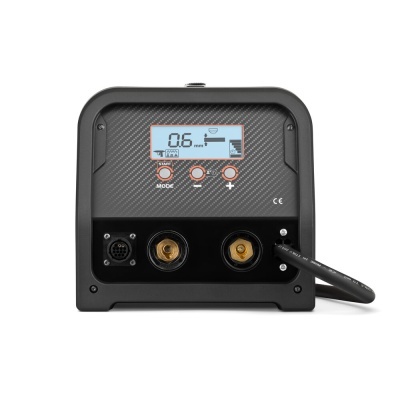 Unidade eletrónica preta com ecrã digital e botões laranja