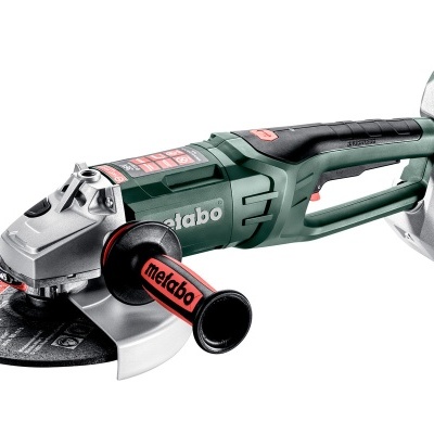 rebarbadora elétrica Metabo verde escuro com disco abrasivo e empunhadura lateral preta e vermelha