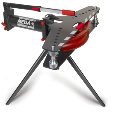 Aparelho preto de encurvar tubos com detalhes vermelhos e base triangular