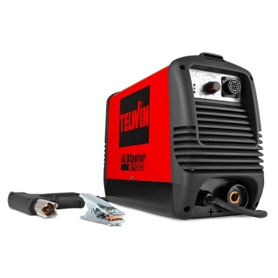 Máquina de soldar Telwin ALUglitter 6100 vermelha e preta com cabos e garras.