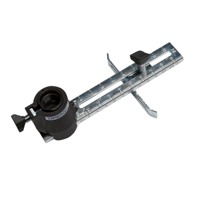 Acessório metálico e plástico com regulação de medidas e base de fixação preta