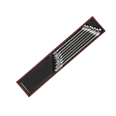 Conjunto de chaves de boca metálicas numa caixa preta com bordas vermelhas