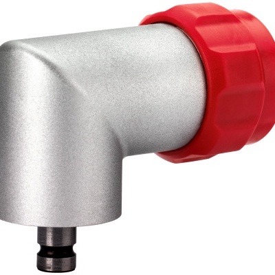 Conector ângulo reto prateado com tampa vermelha e anel preto.