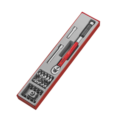 Conjunto de ferramentas com chave dinamométrica e acessórios em caixa vermelha