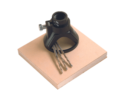 Suporte para furar preto com brocas em placa de madeira