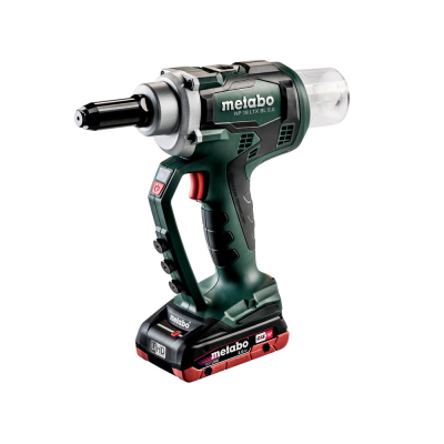 Aparafusadora de impacto Metabo verde escuro com bateria vermelha e preta
