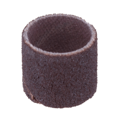 Anel de lixa abrasivo castanho escuro sobre fundo branco