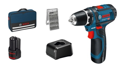Conjunto de ferramentas Bosch com furadeira, bateria, bits, base de carregamento e bolsa.