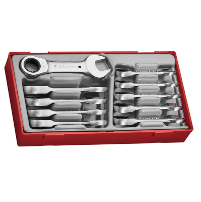 Conjunto de chaves combinadas em caixa vermelha