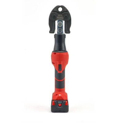 Ferramenta elétrica vermelha e preta com marca RIDGID