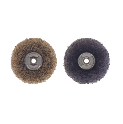 Discos abrasivos castanho e preto com centro metálico