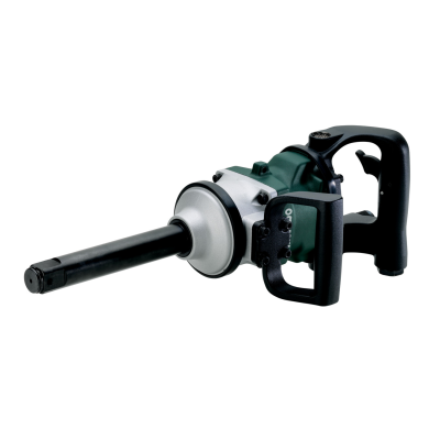 Máquina pneumática com corpo verde e preto e tubo longo