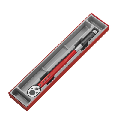 Chave dinamométrica vermelha e preta numa caixa vermelha e cinza