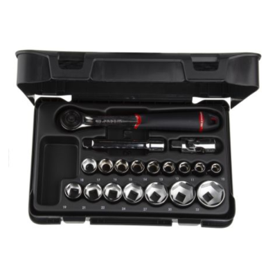 Conjunto de ferramentas de soquetes metálicos numa caixa preta