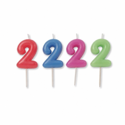 Velas de aniversário número 2 coloridas em vermelho, azul, rosa e verde