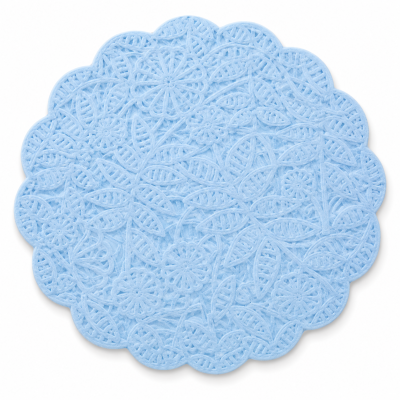 Tapete redondo azul claro com padrão floral e folhas em relevo