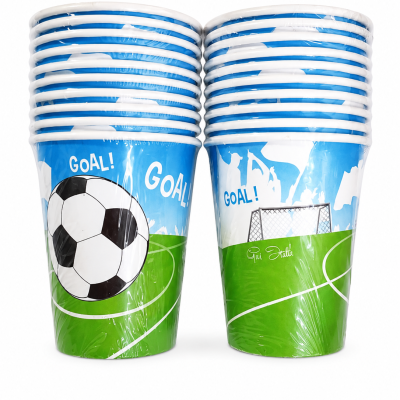 Conjuntos de copos de papel decorados com tema de futebol, mostrando bola, campo e baliza com a palavra GOAL!