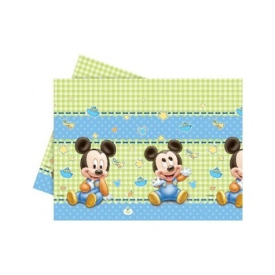 Toalha de bebé com padrão verde e azul e desenhos do Mickey Mouse.