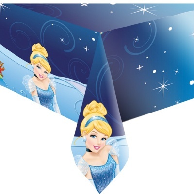 Toalha de mesa azul com estampa da Cinderela e estrelas