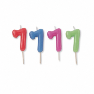 Velas de aniversário em forma de número 7 em cores vermelho, azul, rosa e verde