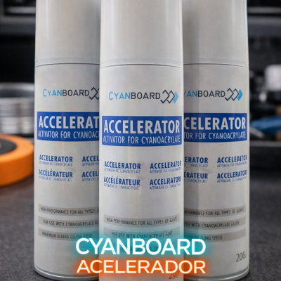 Três latas de acelerador para cola cianoacrilato da marca Cyanboard