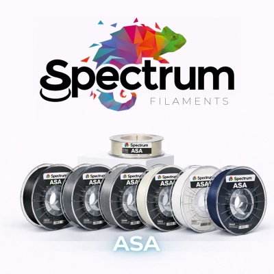 Rolos coloridos de filamento ASA da Spectrum Filaments organizados em linha.