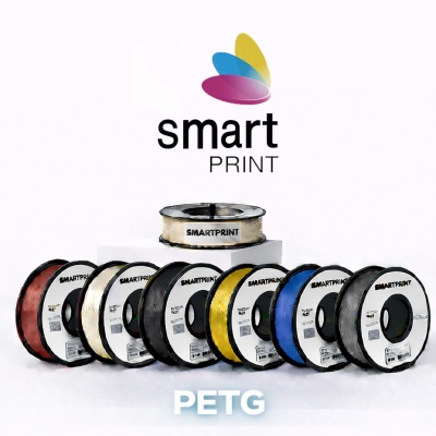 Rolos de filamento PETG de várias cores com etiquetas SMARTPRINT