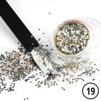 Pote pequeno com glitter prateado, azul e dourado, aplicador preto, em fundo branco com número 19